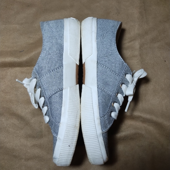 Chaps Grey Low Top Canvas Sneakers Size 6.5 - Picture 2 of 6